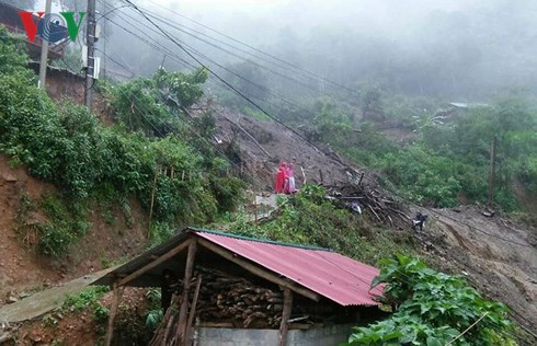 huyen phong tho lai chau nhieu tuyen duong bi te liet do sat lo
