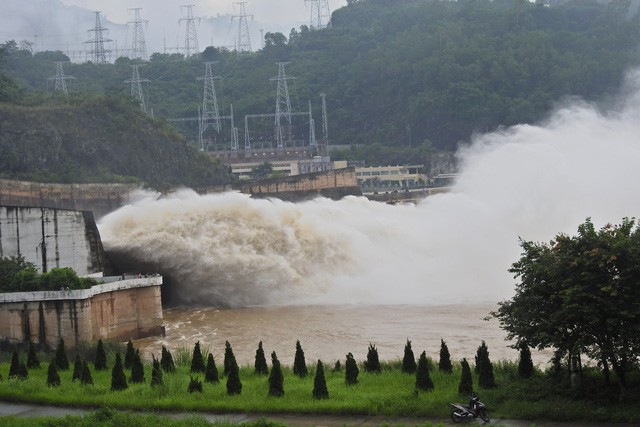thuy dien hoa binh son la mo cua xa lu trong sang nay