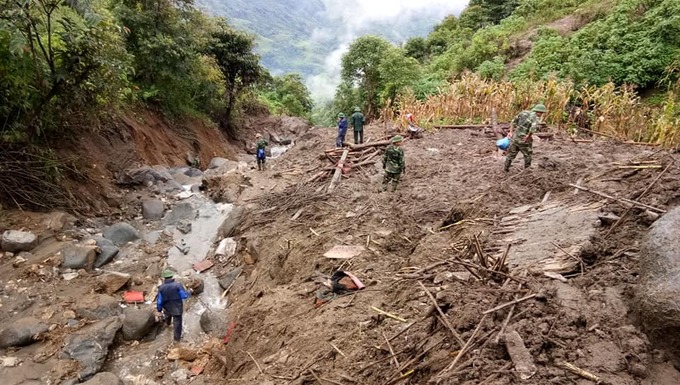 bo doi dam mua dung nha sap tim nguoi mat tich o lai chau