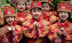 Trung Quốc khuyến khích công dân sinh thêm con