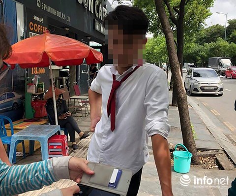 nu hanh khach to tai xe taxi vinasun hanh hung lam tre chuyen bay