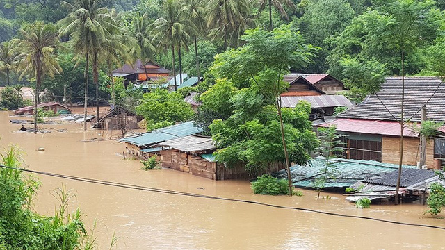 Mưa lớn, quốc lộ 48 ngập lụt nghiêm trọng mua lon quoc lo 48 ngap lut nghiem trong