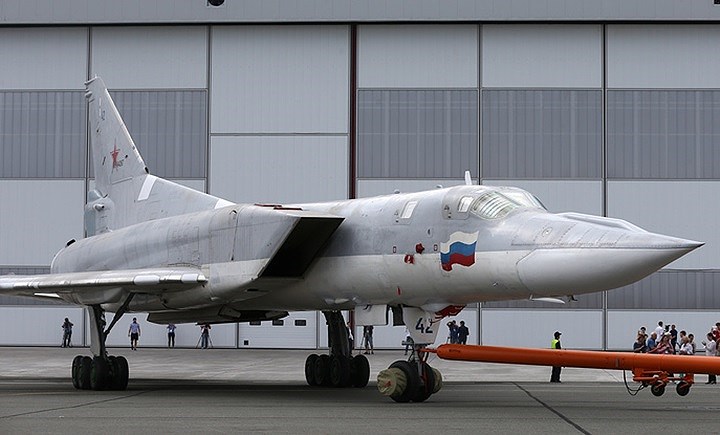 can canh may bay nem bom loai moi tupolev 22m3m cua khong quan nga