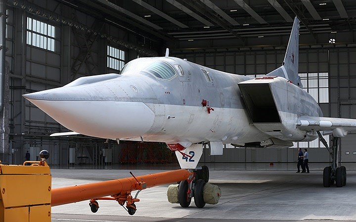 can canh may bay nem bom loai moi tupolev 22m3m cua khong quan nga
