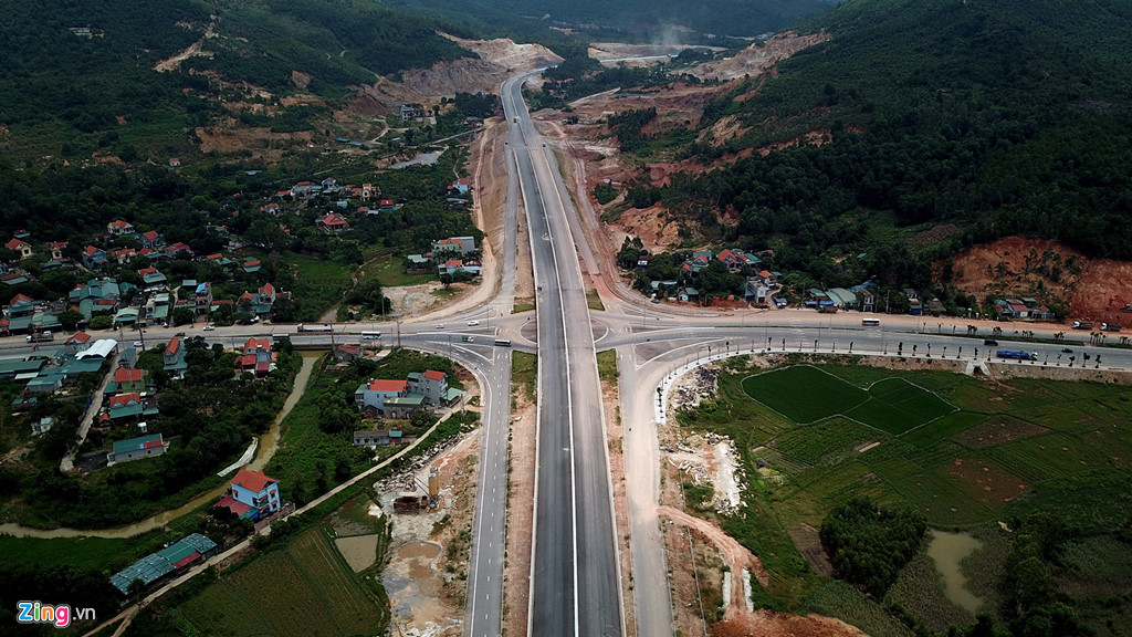 toan canh cao toc rut ngan 50 km duong tu ha noi toi ha long