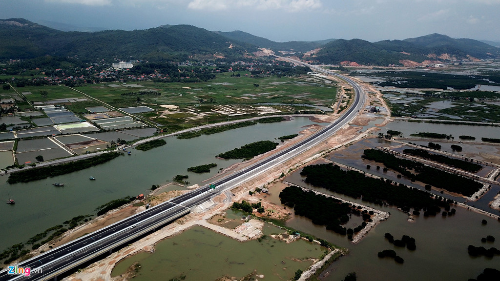 toan canh cao toc rut ngan 50 km duong tu ha noi toi ha long