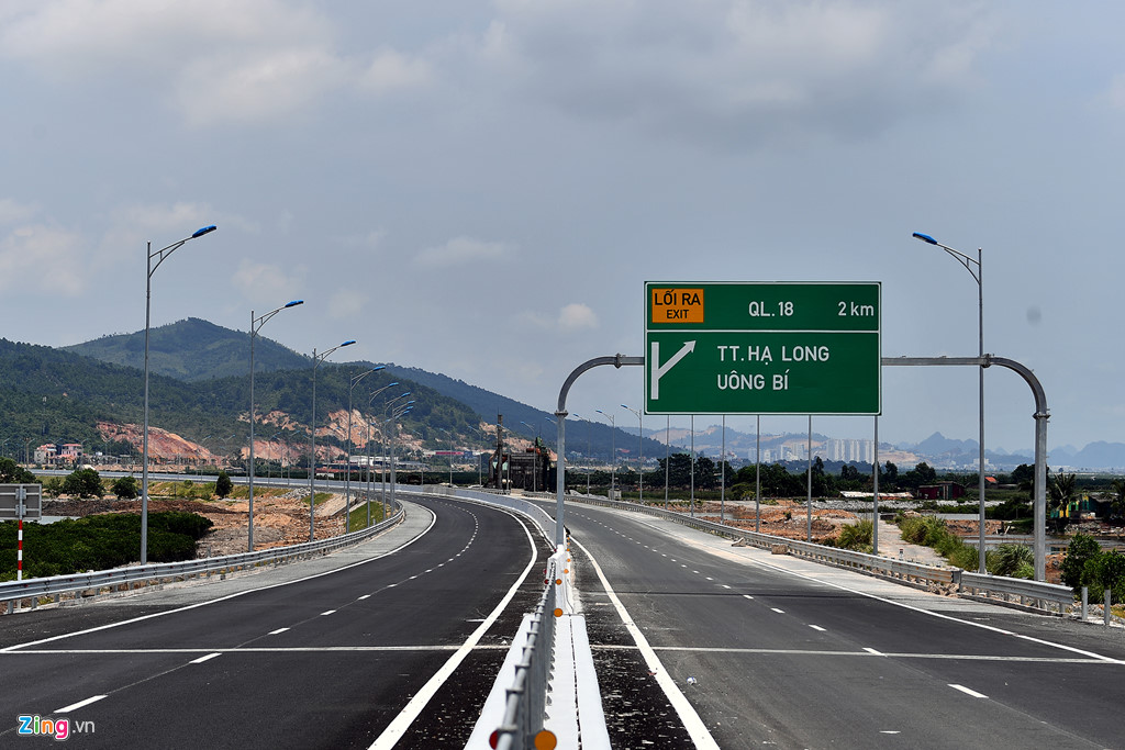 toan canh cao toc rut ngan 50 km duong tu ha noi toi ha long