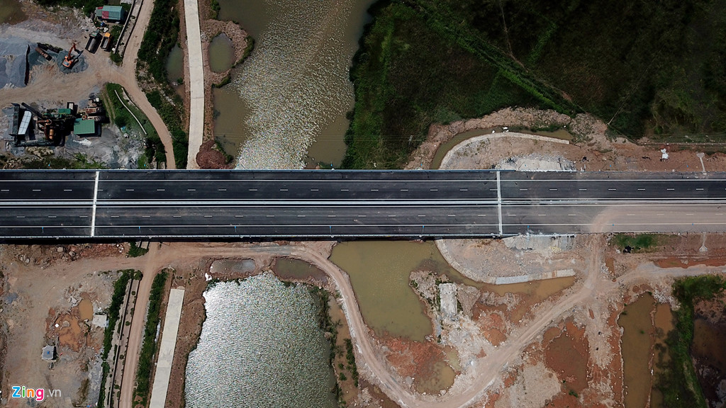 toan canh cao toc rut ngan 50 km duong tu ha noi toi ha long