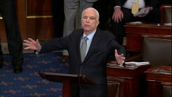‘Chuông nguyện hồn ai’ của Hemingway giúp định hình John McCain