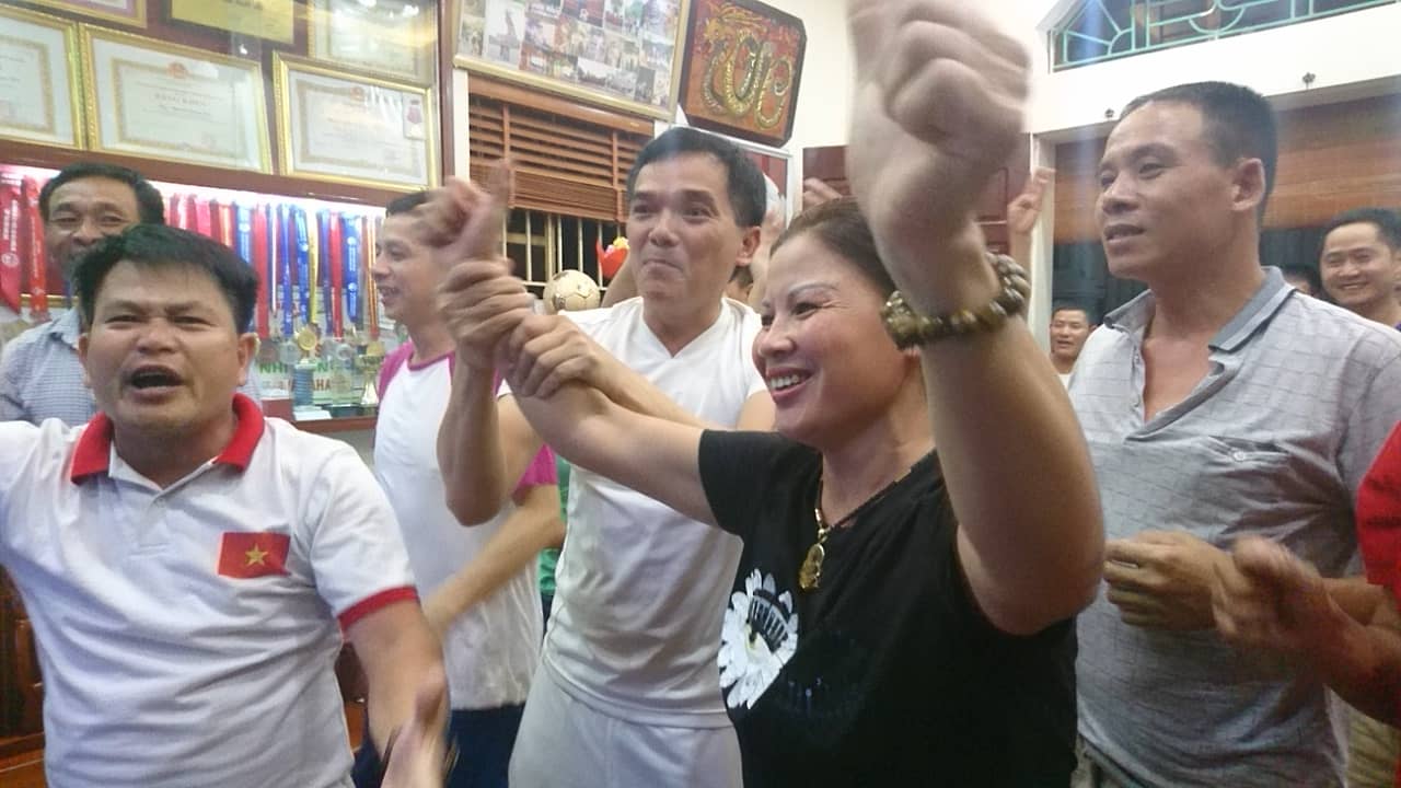 ba noi tien dung thuong nhat van toan vi con tre sao toc bac het roi
