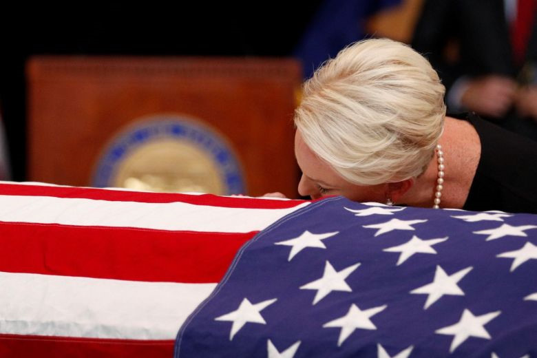 nguoi dan arizona xep hang dai tien biet thuong nghi si mccain