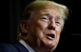 Tổng thống Trump sẽ bị luận tội và tự từ chức?