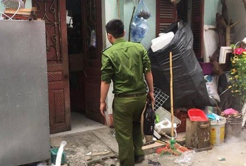 vu thi the phan huy trong nha ly do gia dinh nan nhan khong biet con trai bi giet hai
