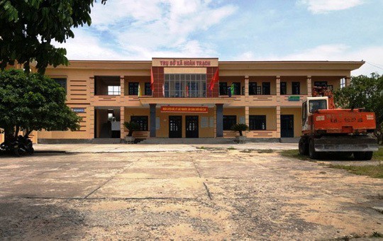 cuu chu tich xa danh chu tich xa bam mat vi cho rang hon lao