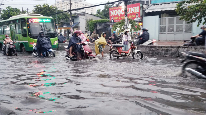 nhieu tuyen sai gon ngap sau sau mua lon