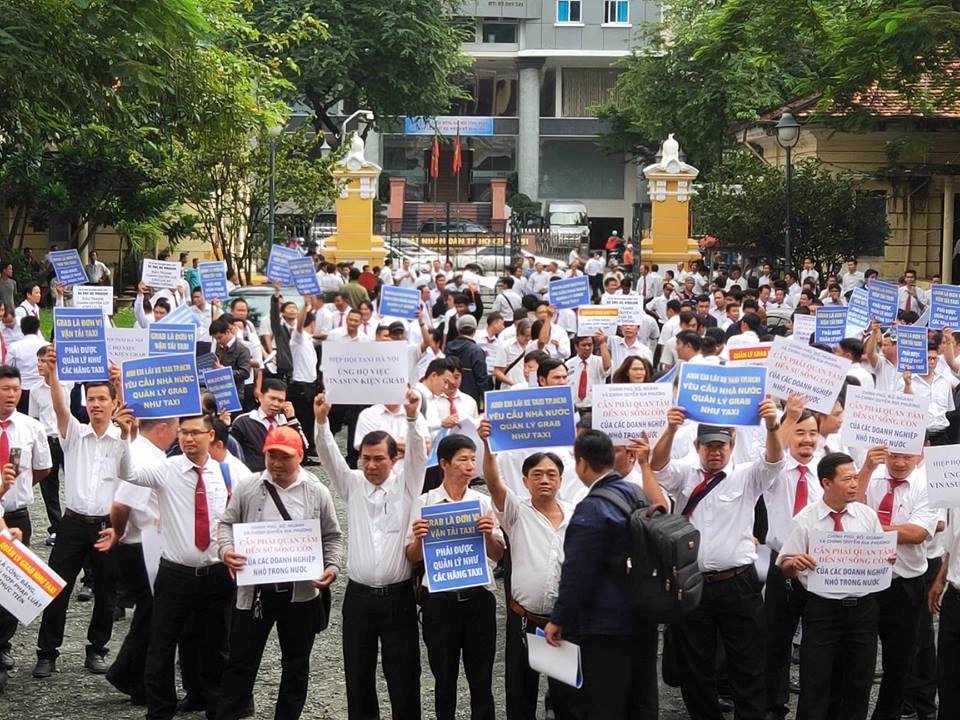 hang tram tai xe vinasun giang bieu ngu khau hieu tai phien xu vinasun kien grab