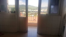 Ba bệnh nhân nhảy từ tầng cao của bệnh viện xuống đất