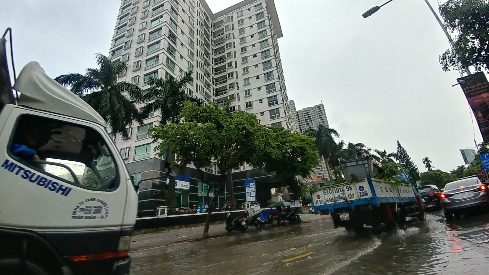 khu nha giau sai gon ngap te tua dan rung minh loi nuoc ban