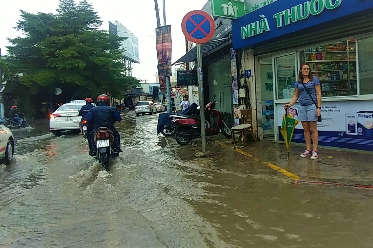 khu nha giau sai gon ngap te tua dan rung minh loi nuoc ban
