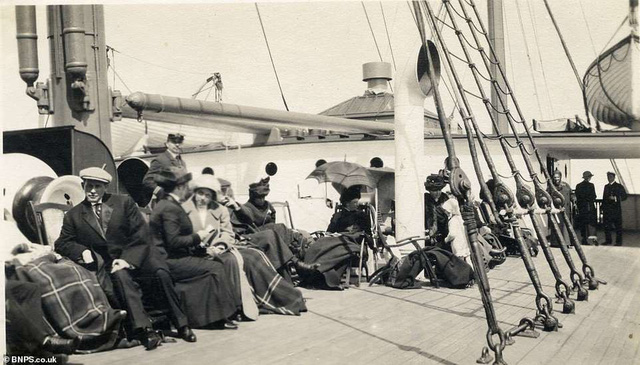 nhung ba qua phu giau co nhat tren tau titanic tang gi cho nguoi cuu mang ho
