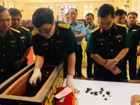 nguoi nha lanh dao doi lot ho ngheo nhan dat la ai