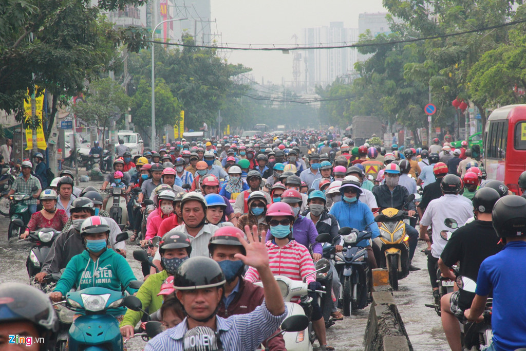 sai gon ngap nang sang dau tuan hoc sinh uot sung den truong