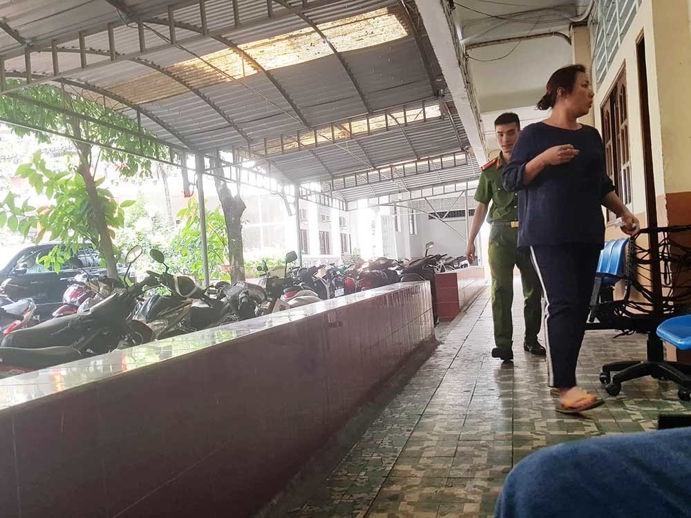 nu doanh nhan khai gay tai nan kinh hoang do giay cao got