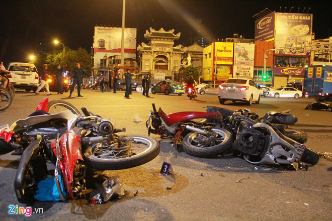 ca xom khoc thuong nguoi me bi xe bmw tong chet o hang xanh