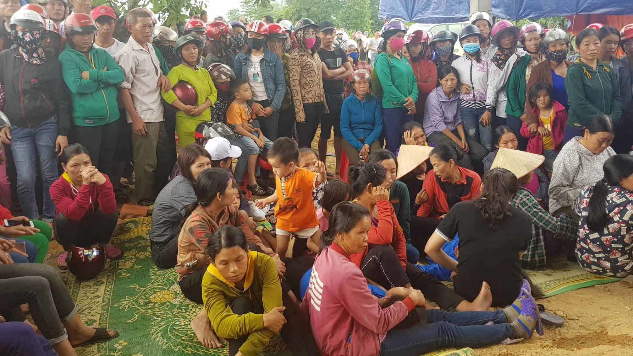 vu gia dinh 4 nguoi treo co o ha tinh chu no phu nhan chay an