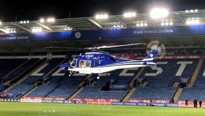 chan dung ti phu co truc thang no tung ben ngoai san nha leicester city
