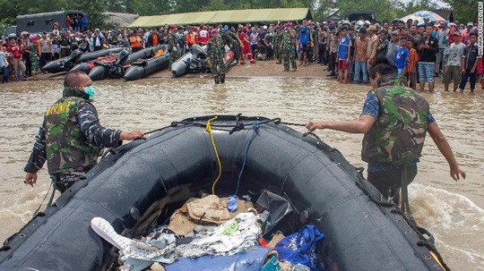roi may bay indonesia chiec boeing tong phai bom mua