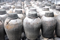 doanh nhan giau kho bau chua day dong xu bac de ca thanh pho di tim