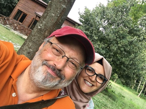 nha bao arab saudi bi giet xuat hien nguoi vo bi mat cua khashoggi