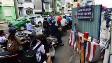 Cuối năm, lô cốt lại mọc lên khắp đường Sài Gòn