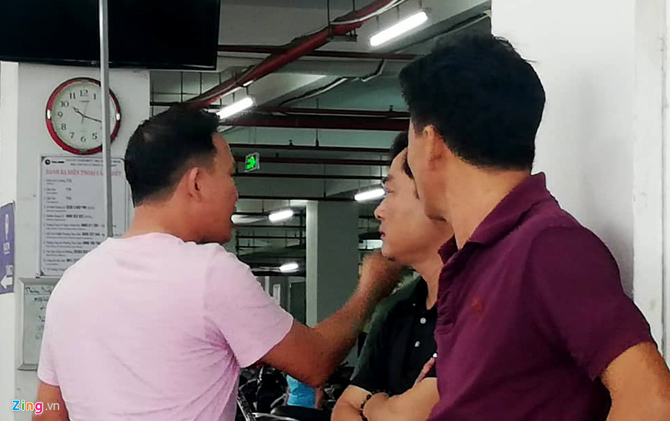 bmw range rover chim trong ham de xe dai gia da nang khoc rong