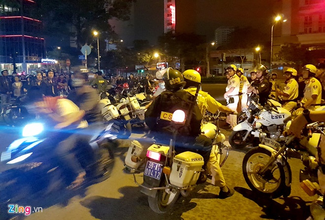 Công an Hà Nội được trang bị súng đạn cao su, chống đua xe, cướp giật sau chung kết AFF Cup cong an ha noi duoc trang bi sung dan cao su chong dua xe cuop giat sau chung ket aff cup