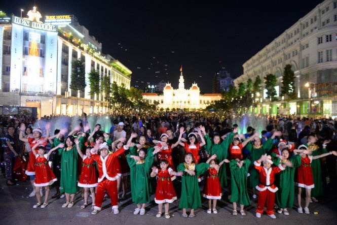 diem danh nhung khu pho vui nhat mua noel 2018 o sai gon