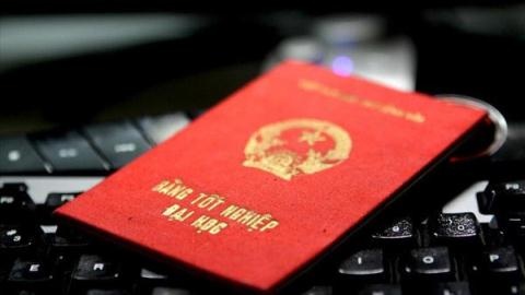 pho chu tich hdnd tinh dak lak khong co bang dai hoc