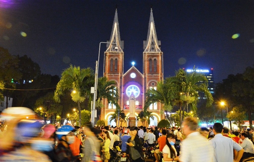 dang sua chua nha tho duc ba to chuc giang sinh 2018 hay khong