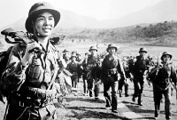 nhung mau chuyen xuc dong ve tuong giap cua nguoi linh cu ho
