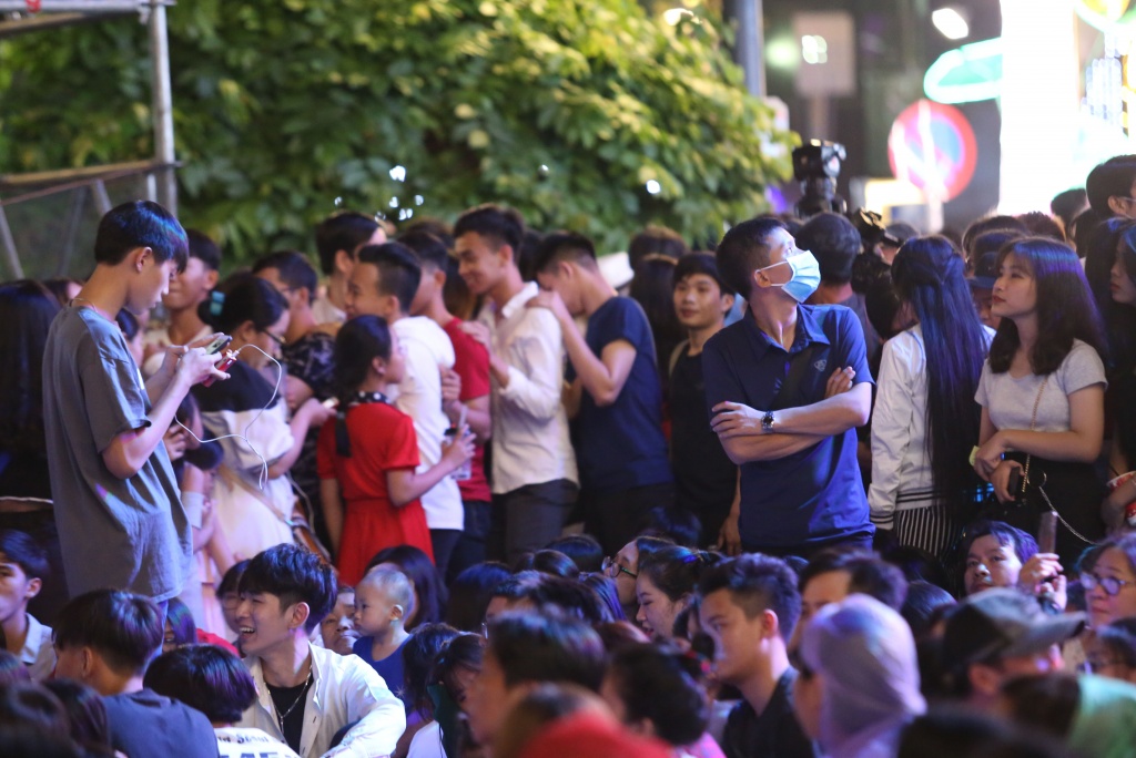 phao hoa sang ruc goc troi sai gon chao don nam moi 2019