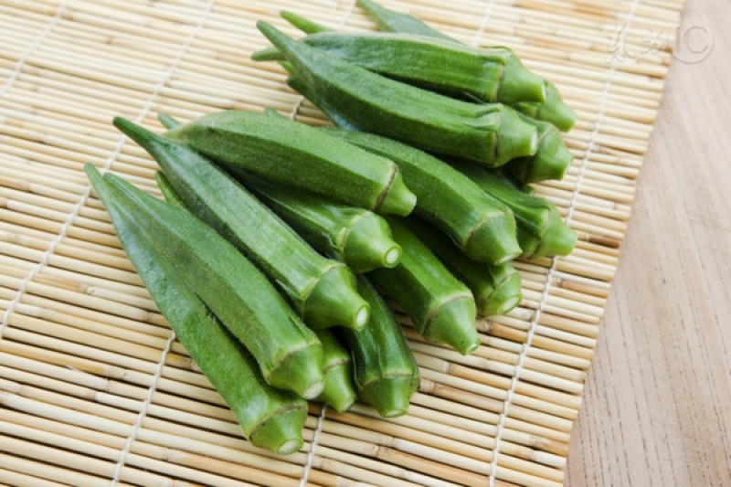 bai thuoc don gian tri toc bac som