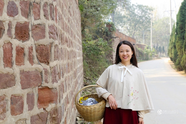 Cô gái 8x rời thành phố phồn hoa, về nông thôn sinh sống co gai 8x roi thanh pho phon hoa ve nong thon sinh song