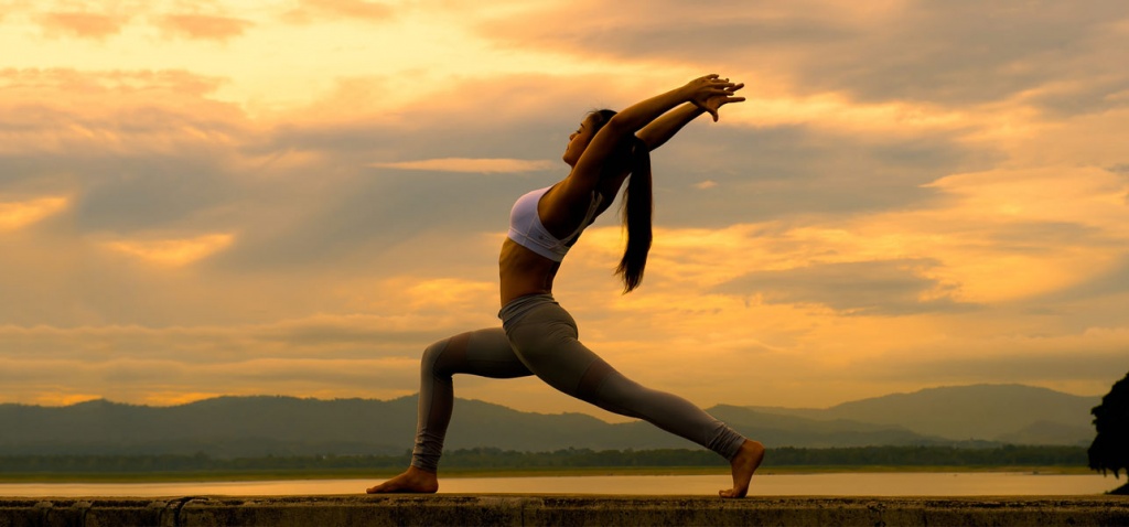 10 dong tac yoga moi ngay danh cho nguoi ban ron