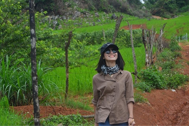 nguoi con gai dong ha va uoc mo hat vang bai ca tiep suc cho benh nhan ung thu