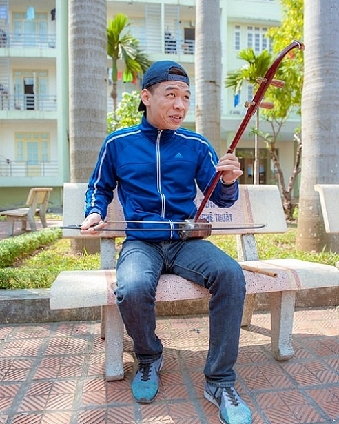 dien vien trung ruoi toi se di choc cuoi cho nguoi dan da