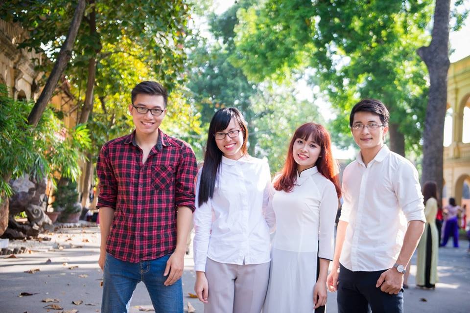 chang trai 9x bi dang mang lung suc bo suu tap giay khen khung