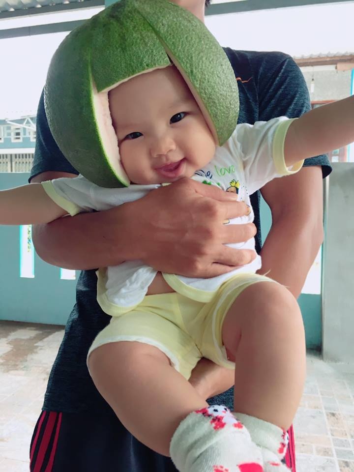 em be doi mu duoc lam tu vo buoi khien dan mang thich thu