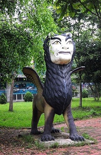 dan mang phat sot voi nhung con vat ky la o phu tho