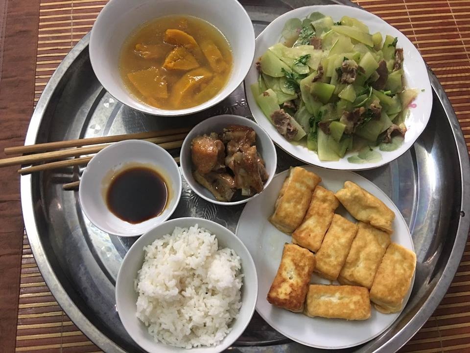 chan dung nguoi chong cua nam gay sot vi nau com cu cho vo